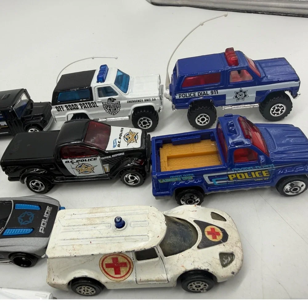 Hot Wheels Matchbox Mixed Lot 19 Diecast Police Ambulance Rescue Vehicles Used